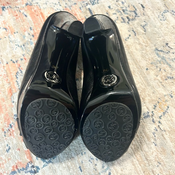 Brand New Michael Kors platform heels. - Picture 3 of 3